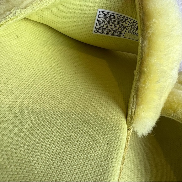 UGG Women's Yellow Laton Fur Slide in Size 6 - Picture 7 of 9